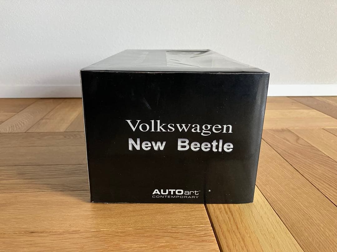 未開封 1/18 オートアート フォルクスワーゲン ニュービートル ホワイト