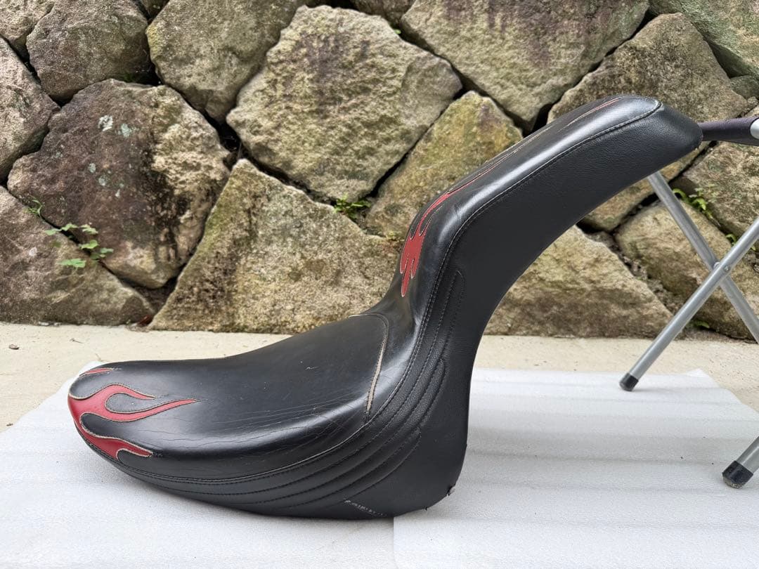 ハーレー　ガンファイターシート　EVO エボ ソフテイル