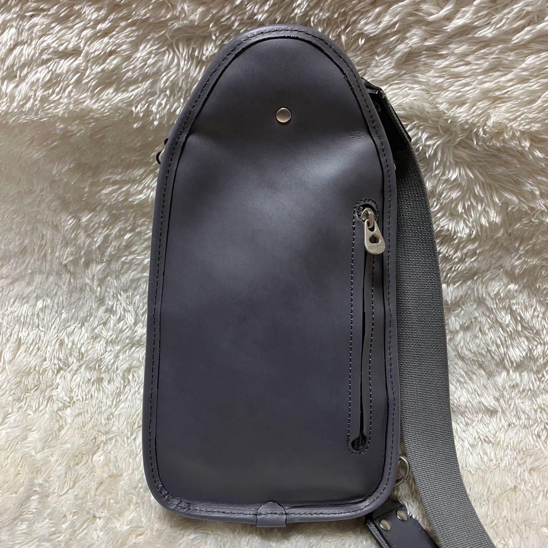 ヤンシィ 様HERGOPOCH ボディーバッグ　ショルダーバッグ　スリング