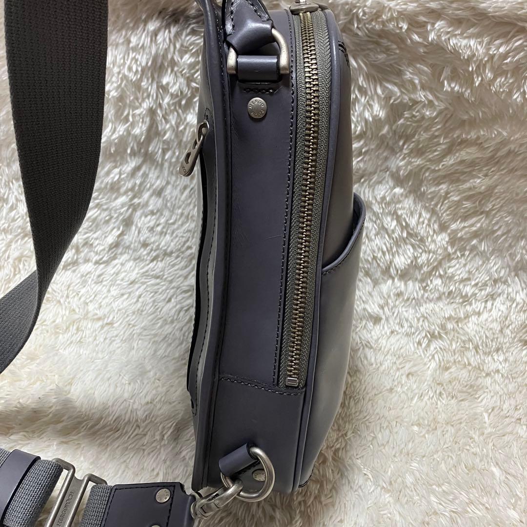 ヤンシィ 様HERGOPOCH ボディーバッグ　ショルダーバッグ　スリング