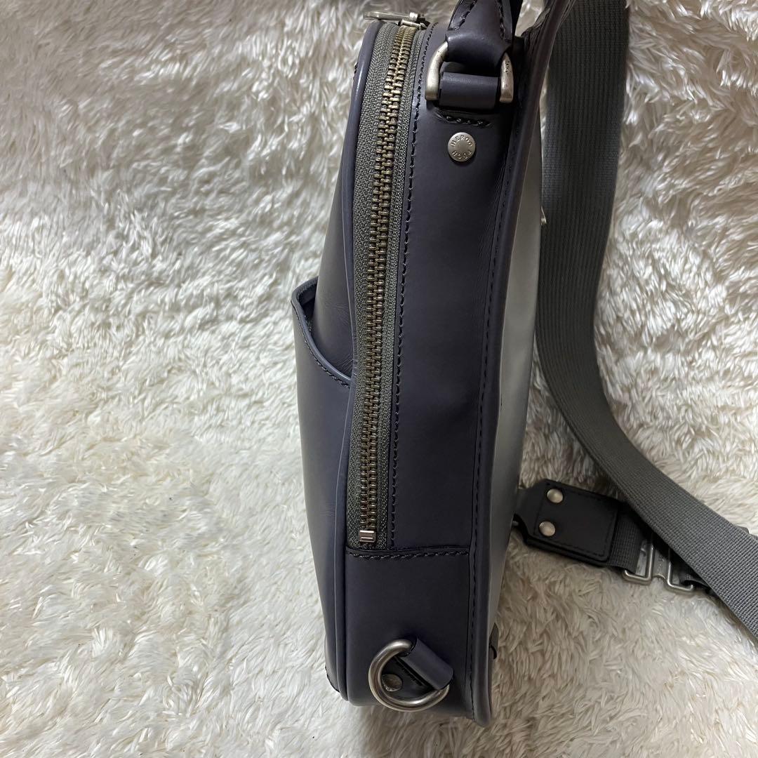 ヤンシィ 様HERGOPOCH ボディーバッグ　ショルダーバッグ　スリング