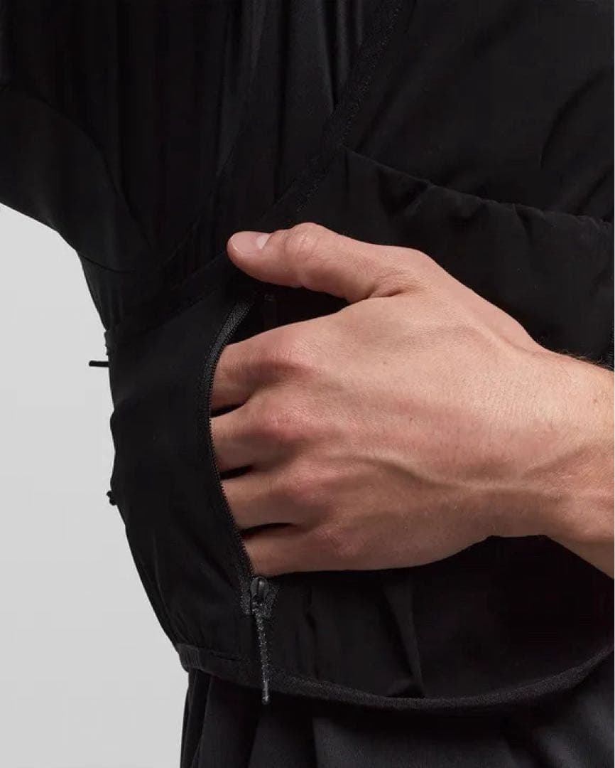 新品　SATISFY Justice ︎HydrationVestランニングベスト