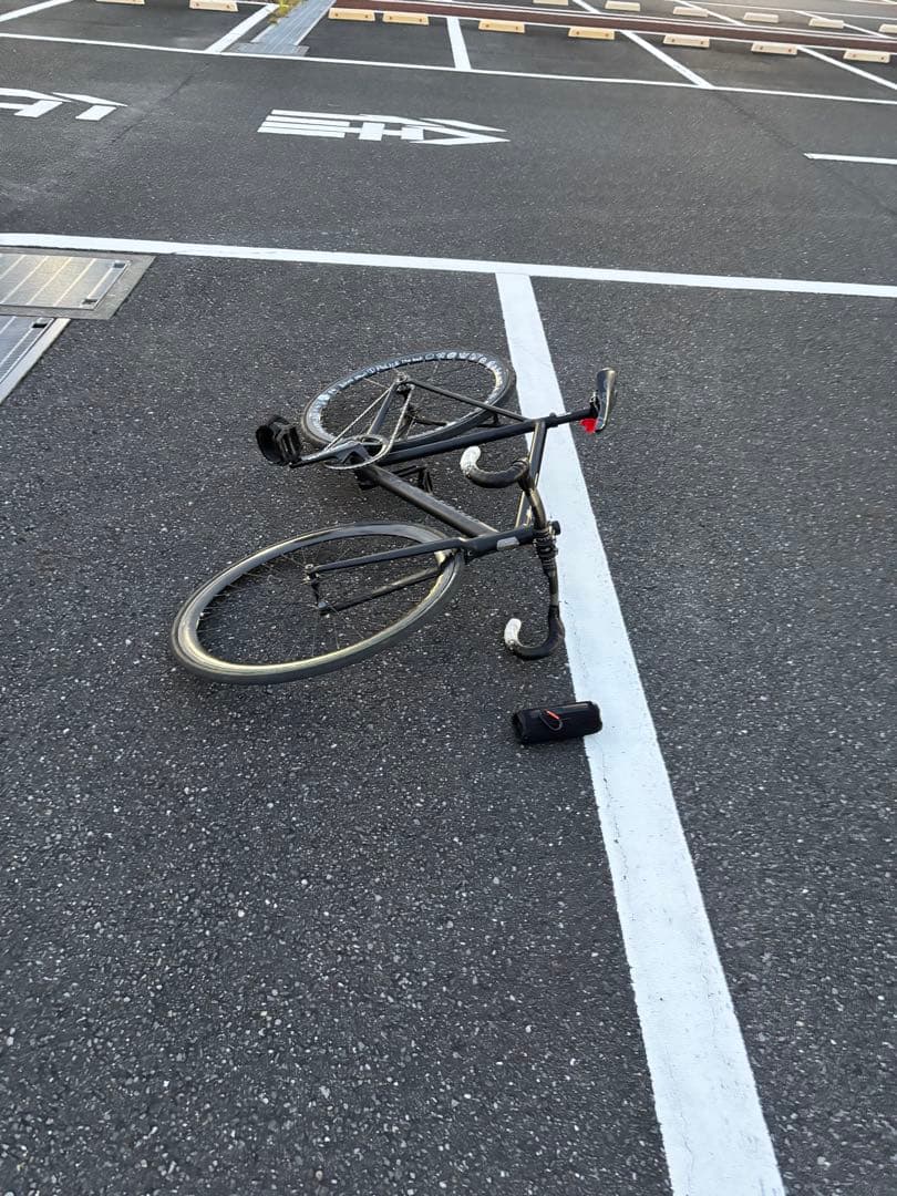 tsunamiフレーム、チェーン、BB、前後ホイール。