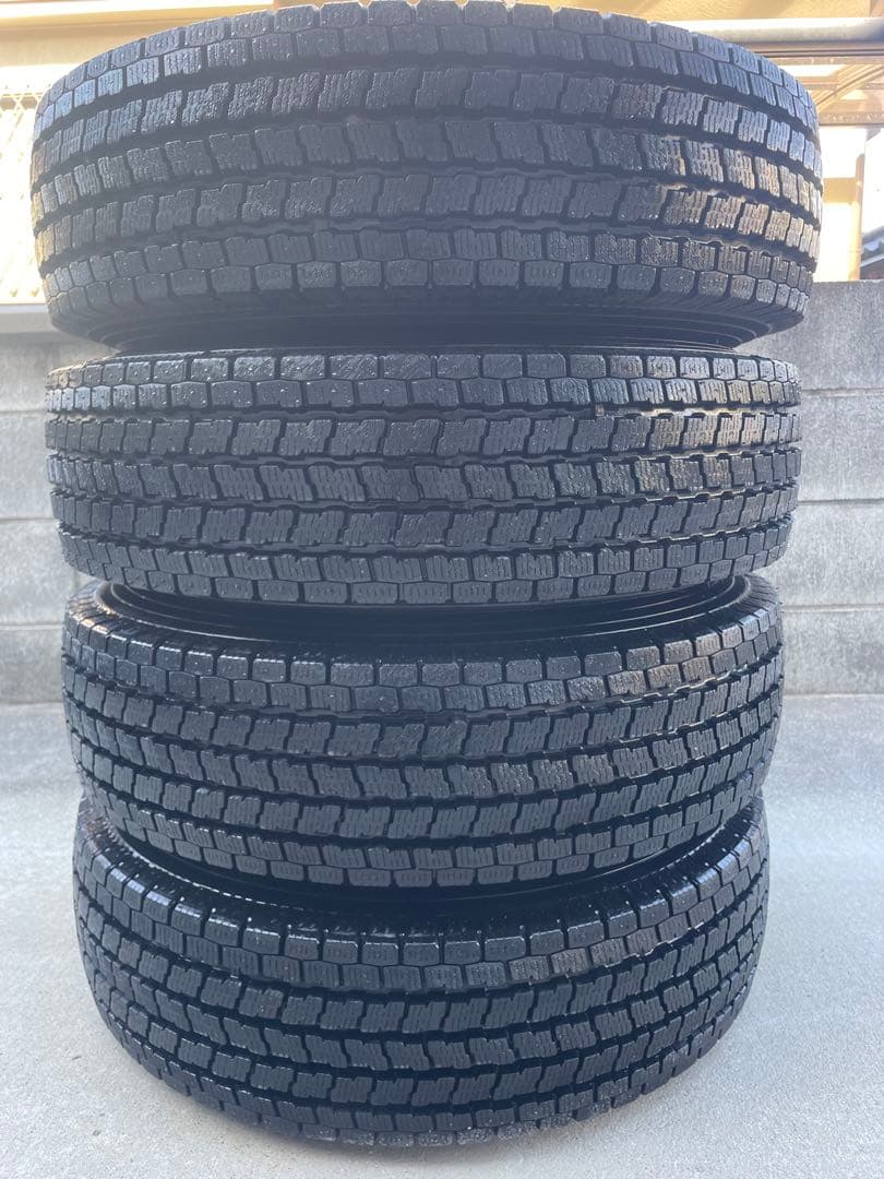 【EI】走行わずかヨコハマ195/80R15ハイエース スタッドレス4本