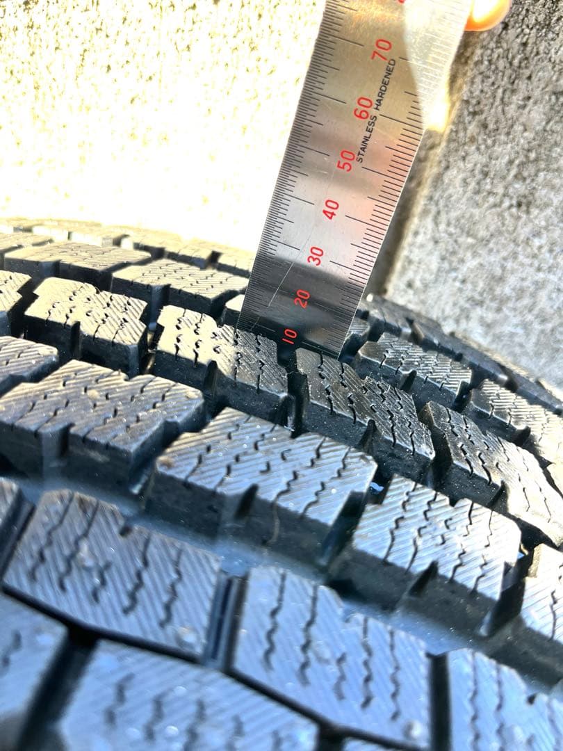 【EI】走行わずかヨコハマ195/80R15ハイエース スタッドレス4本