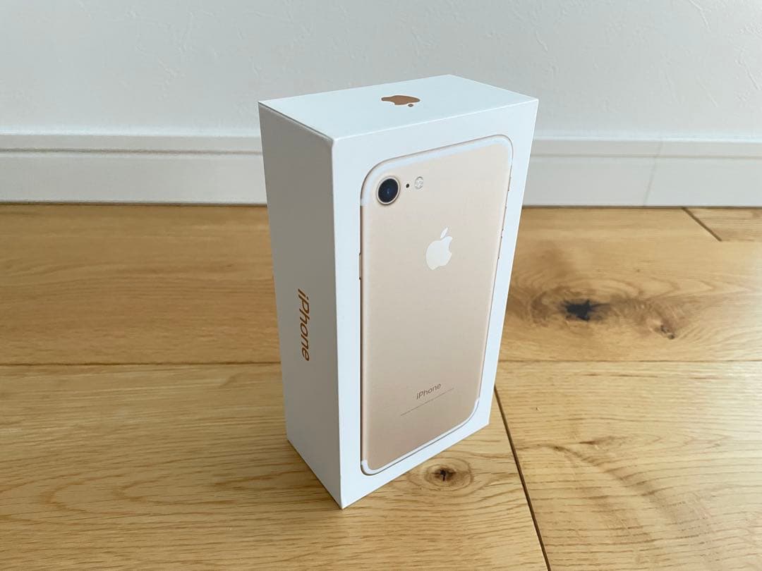 Apple iPhone 7 32GB ＊箱付き