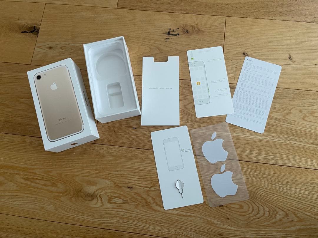 Apple iPhone 7 32GB ＊箱付き