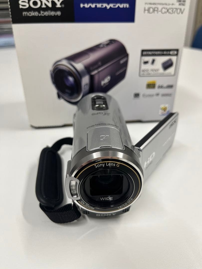 SONY HDR-CX370V ビデオカメラとSONYの三脚、ケース、大容量電池