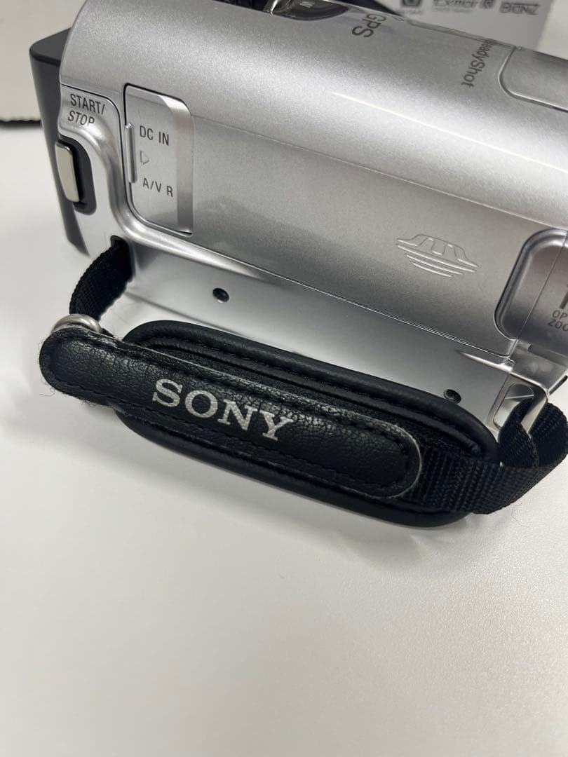 SONY HDR-CX370V ビデオカメラとSONYの三脚、ケース、大容量電池