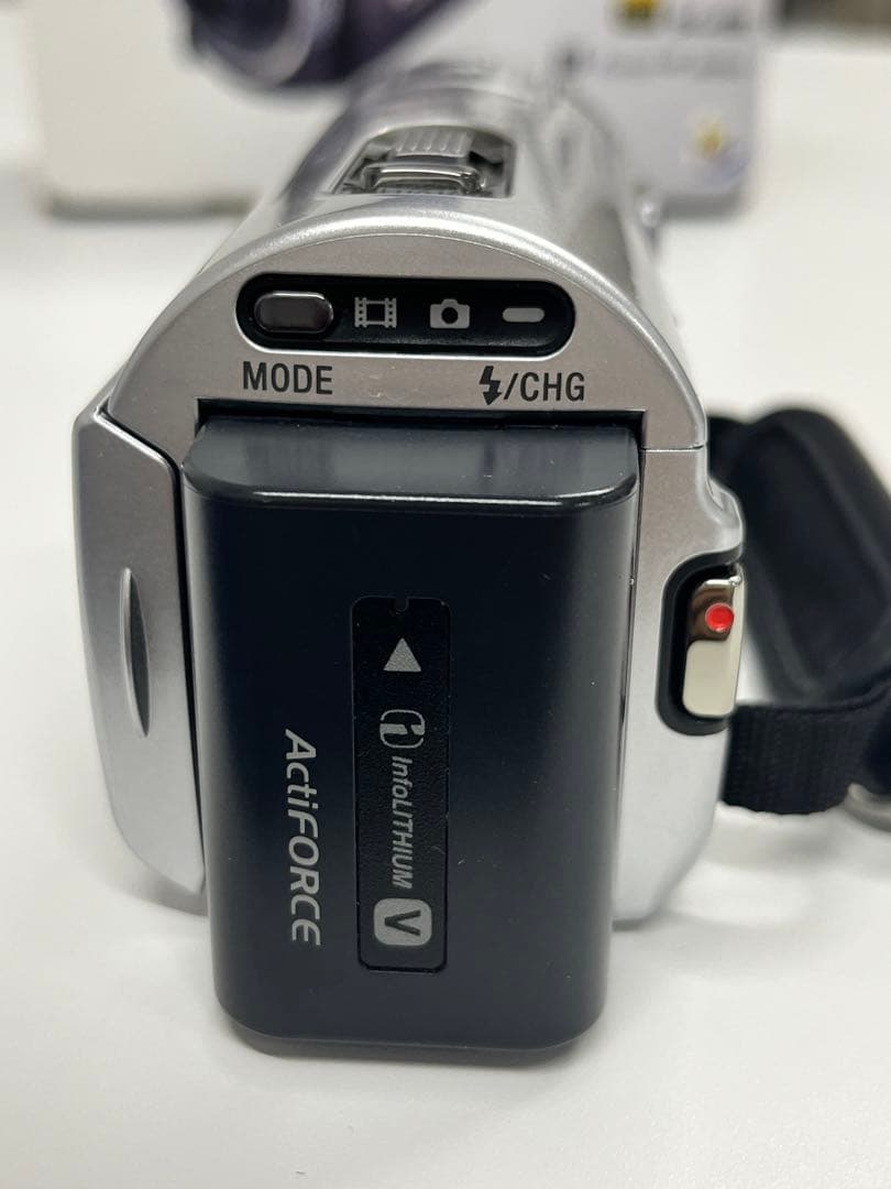 SONY HDR-CX370V ビデオカメラとSONYの三脚、ケース、大容量電池