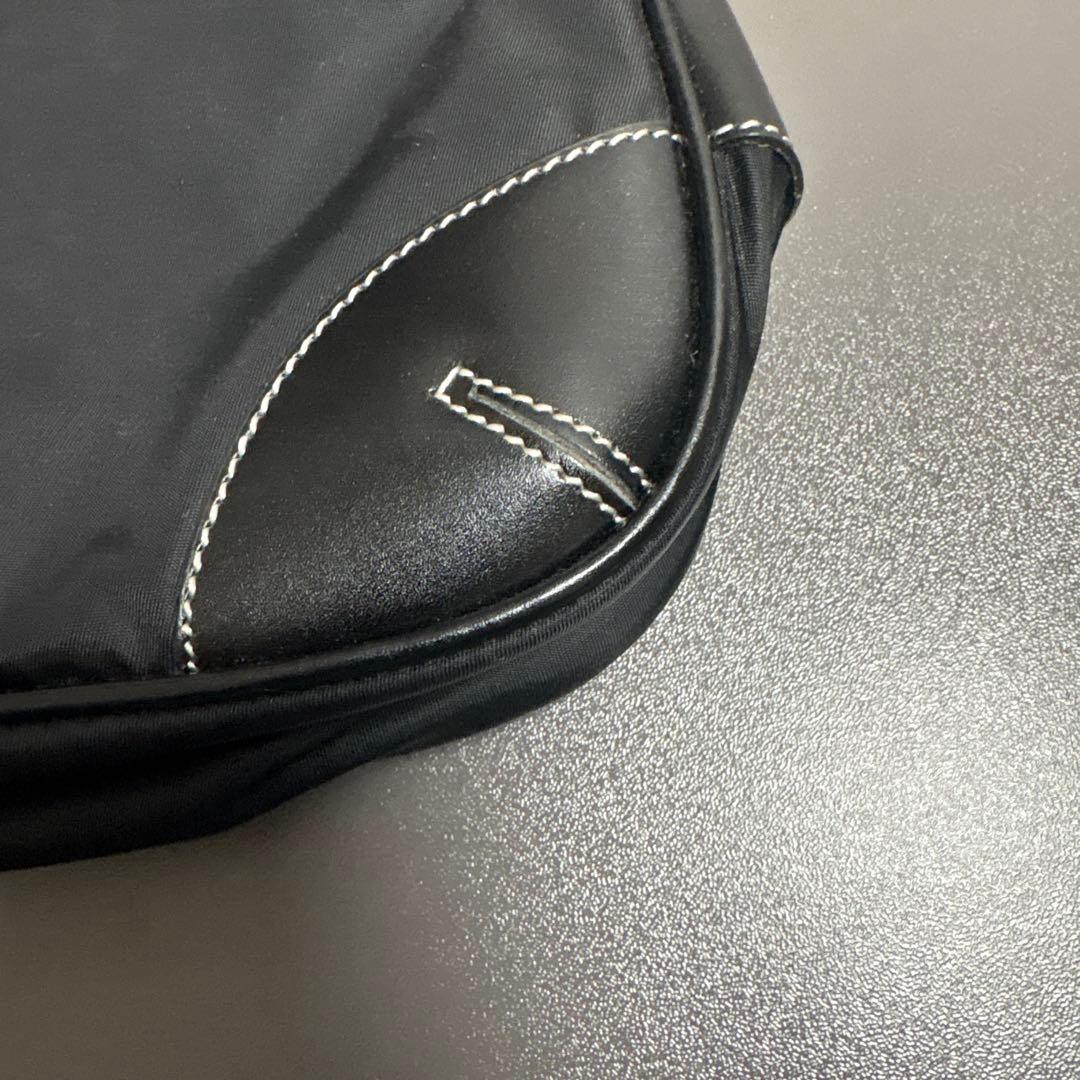 PRADA ブラック ショルダーバッグ