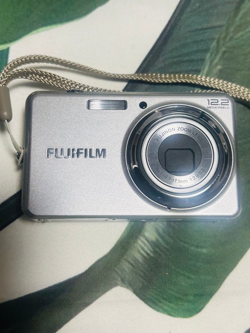 デジタルカメラ FUJIFILM FINEPIX J30