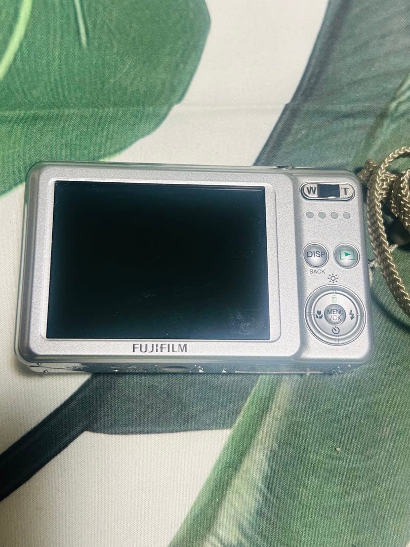 デジタルカメラ FUJIFILM FINEPIX J30