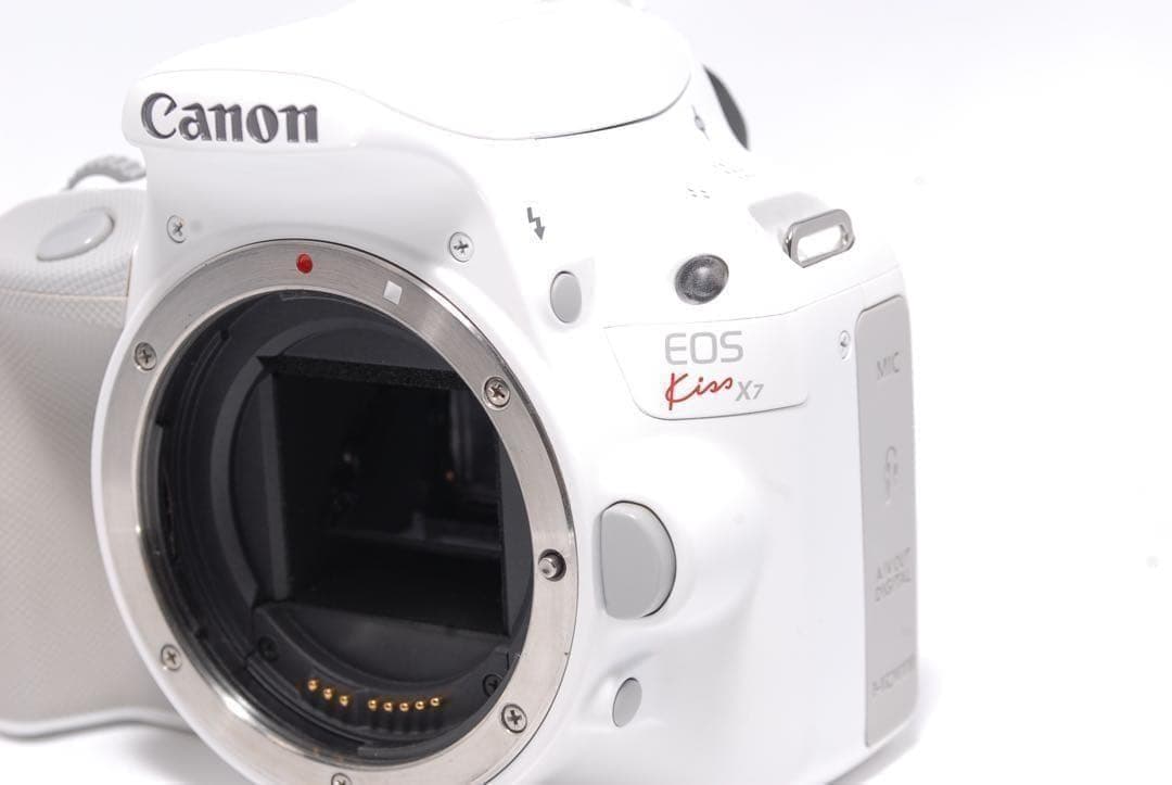 ★極美品★キヤノン Kiss X7高性能STMレンズ お洒落なホワイトボディ✨