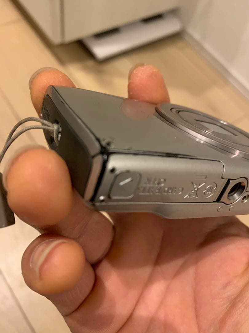 Canon IXY180 PC2275 シルバー デジタルカメラ