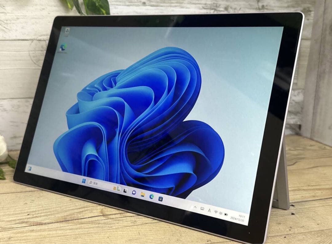 Windowsタブレット本体 Surface Pro 5[Core i5/RAM:8GB/SSD:256GB]