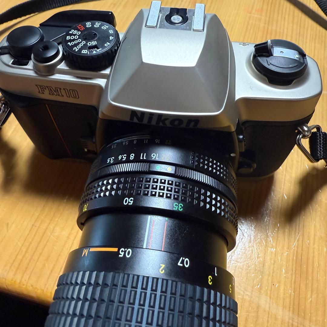 Nikon FM10 一眼レフカメラ NIKKORレンズ付き