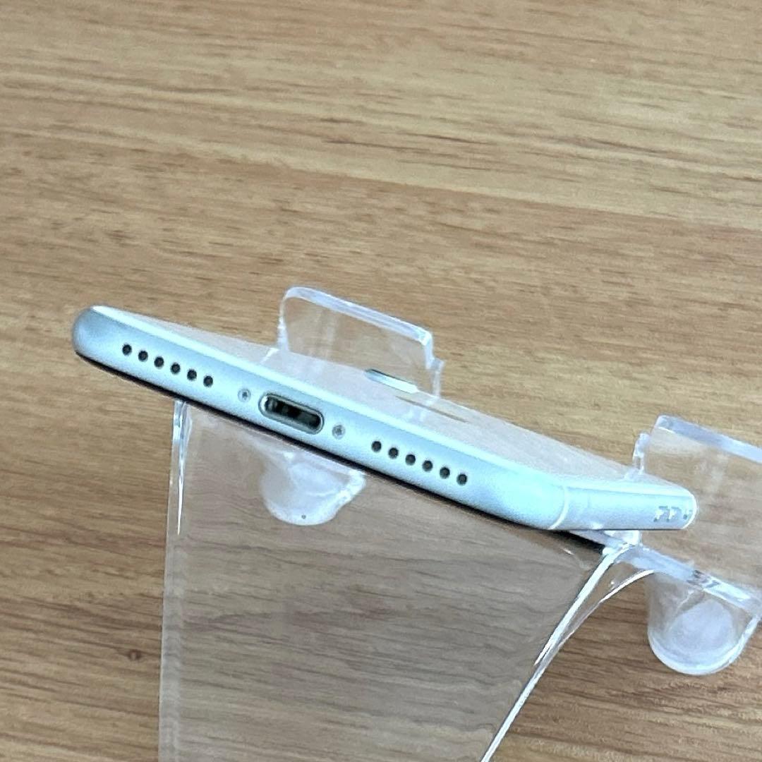 iPhone se2　第二世代　ホワイト　64GB 画面傷あり