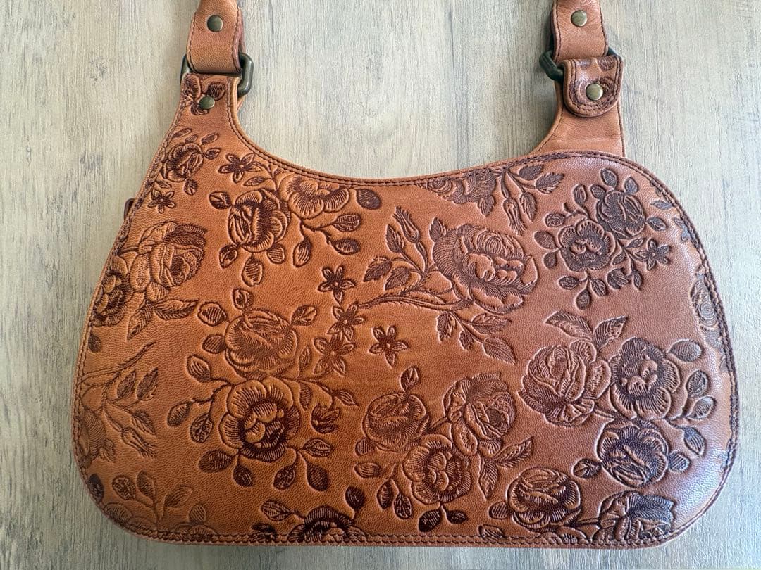 最終値下げ！ディーゼル　花柄型押し革バッグ　希少品