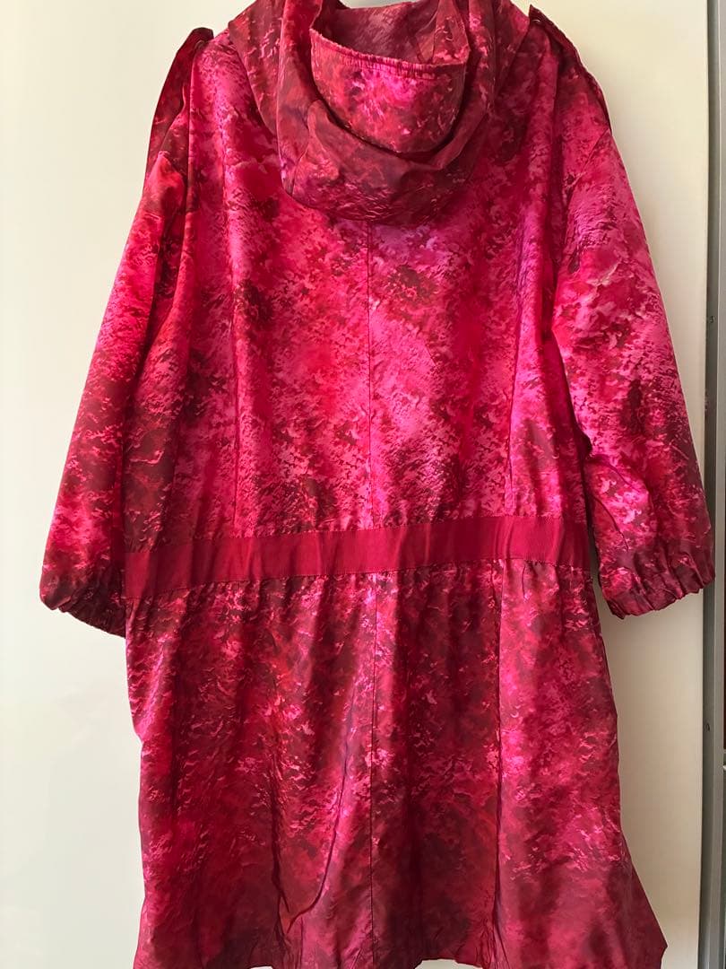 モンクレールガムルージュ　フード付きナイロンコート