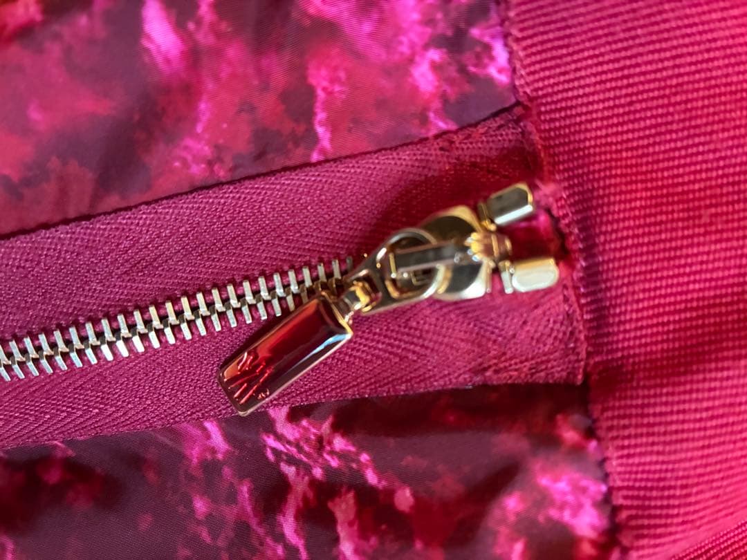 モンクレールガムルージュ　フード付きナイロンコート