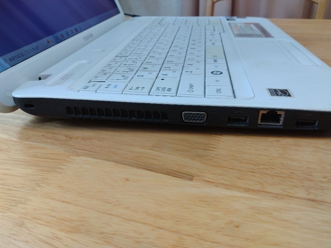 東芝 dynabook B351/23D SSD250　Core i3