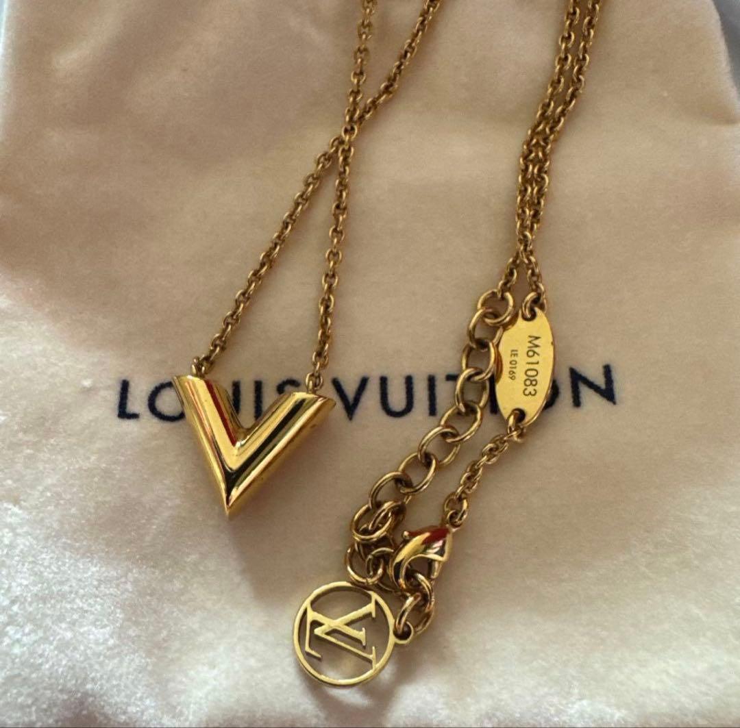 Louis Vuitton ゴールド V字型ネックレス