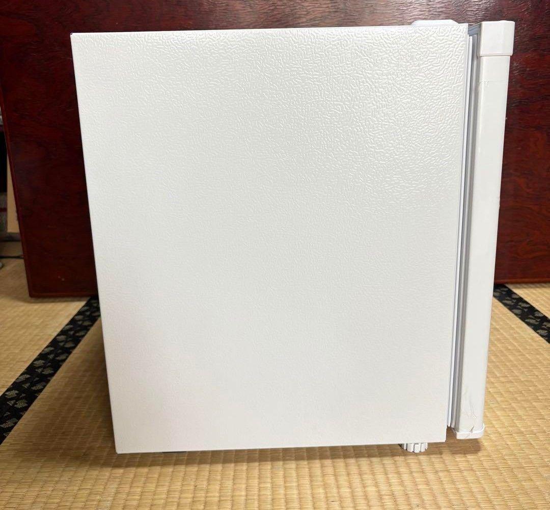 アイリス　オーヤマ　小型冷蔵庫 PRC-B051D 46L ホワイト　美品