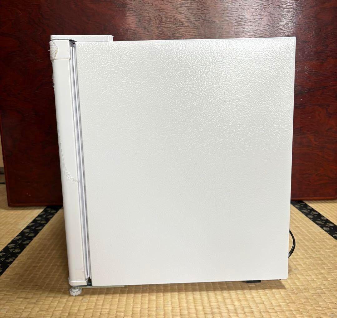 アイリス　オーヤマ　小型冷蔵庫 PRC-B051D 46L ホワイト　美品