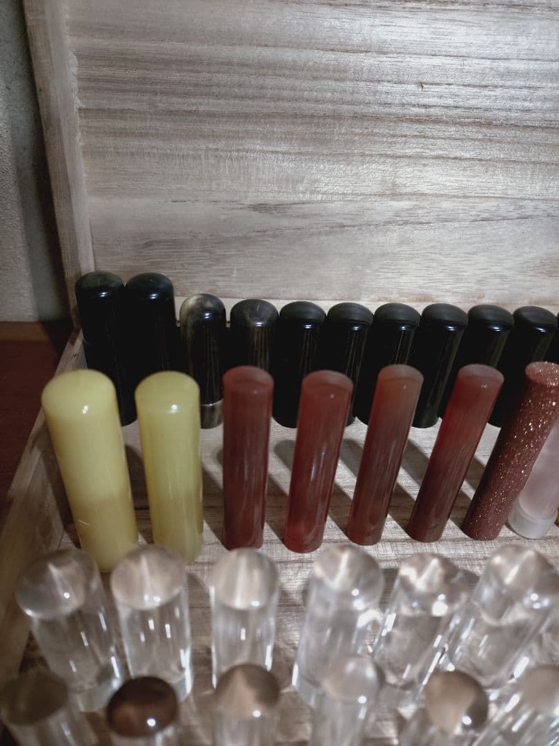 印材の山 水晶 水牛 瑪瑙石など