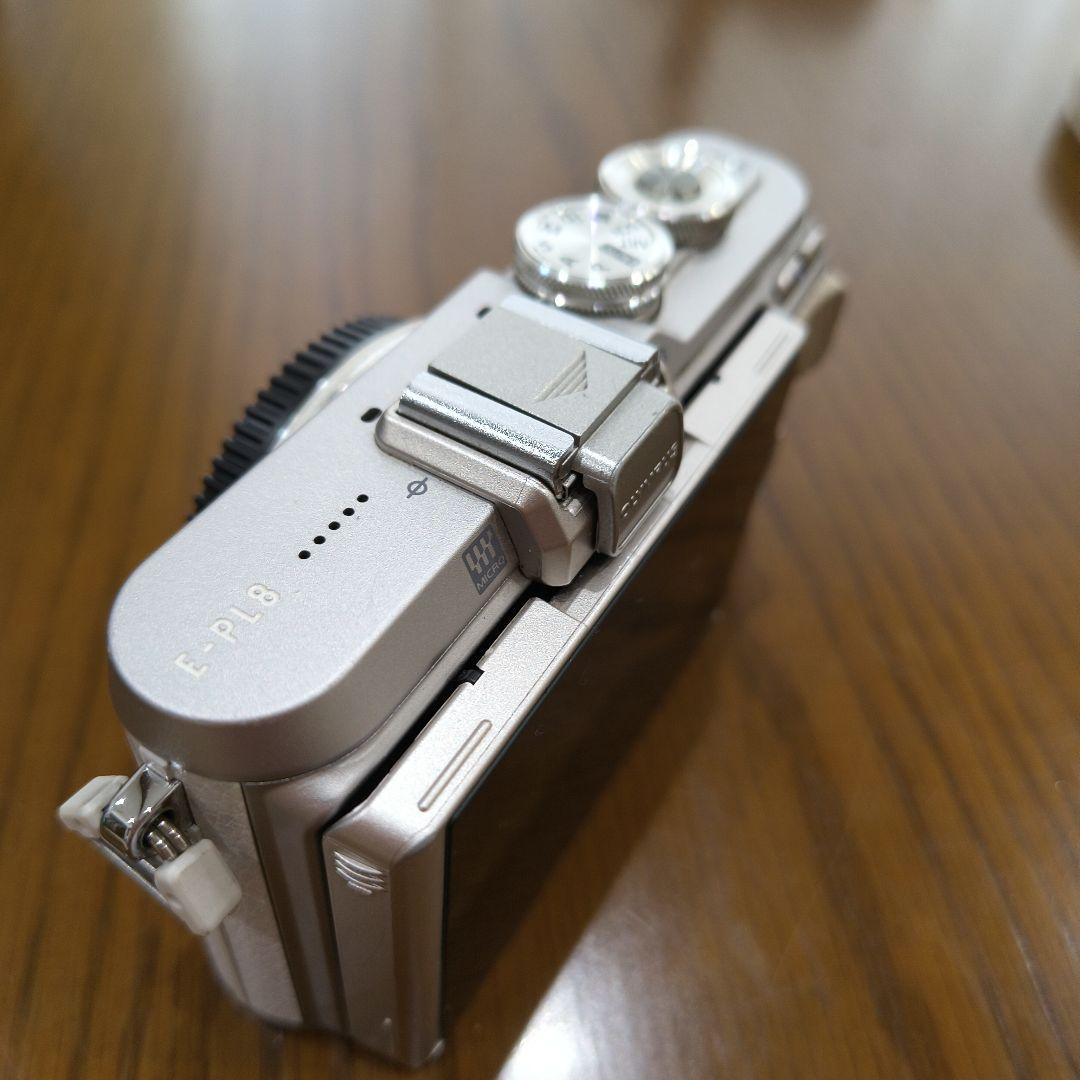 OLYMPUS PEN E-PL8 ホワイト ボディ