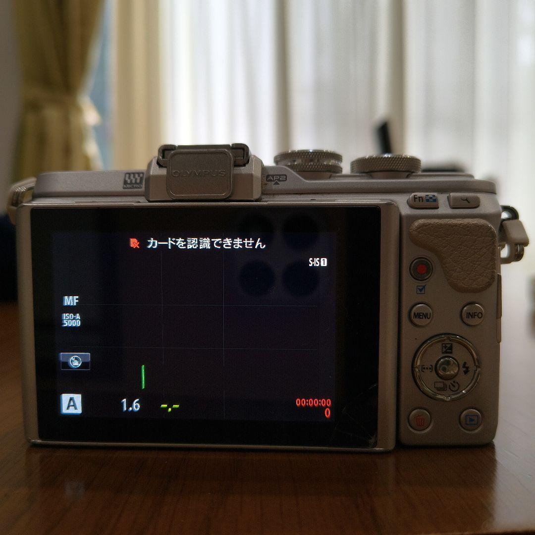 OLYMPUS PEN E-PL8 ホワイト ボディ