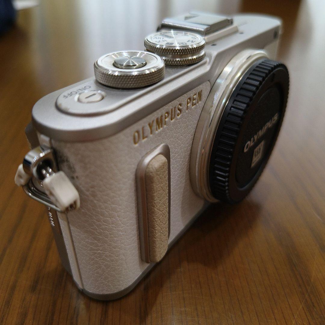 OLYMPUS PEN E-PL8 ホワイト ボディ