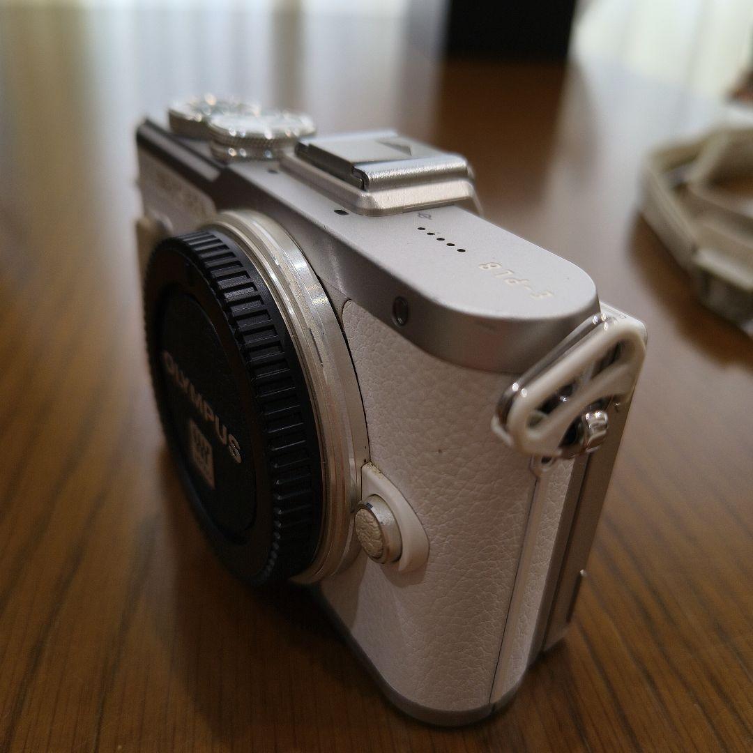 OLYMPUS PEN E-PL8 ホワイト ボディ
