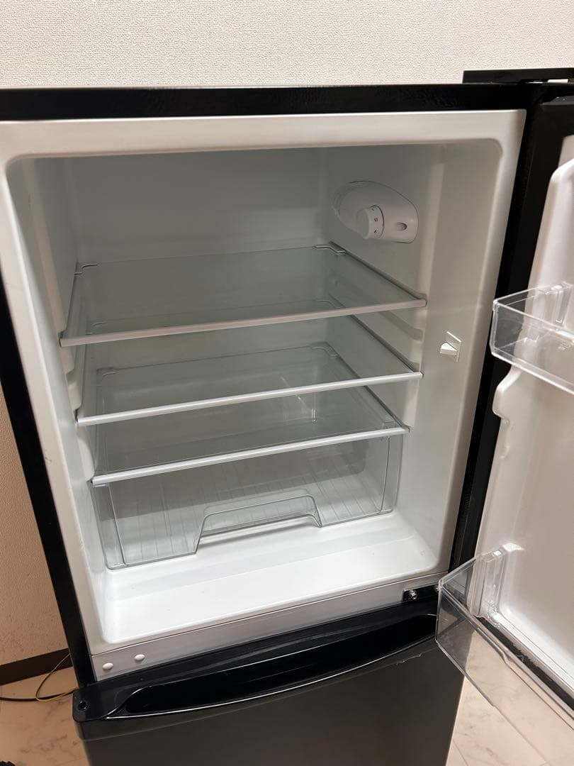 冷蔵庫 家庭用 冷凍庫 2ドア 142L IRSD-14A-B 黒　定価3万円