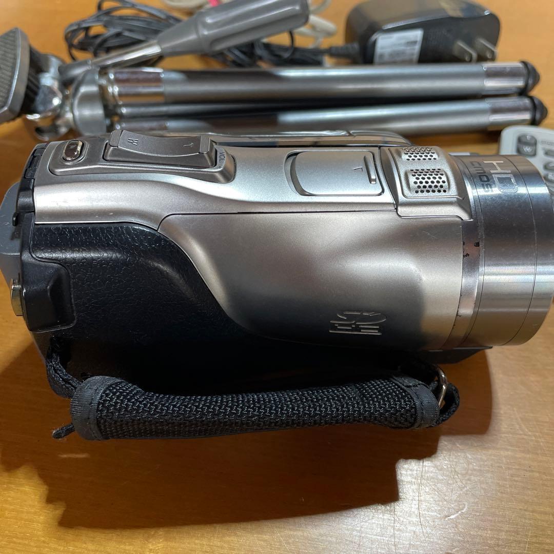 JVC ハイビジョンビデオカメラ　GZ-HM400 シルバー