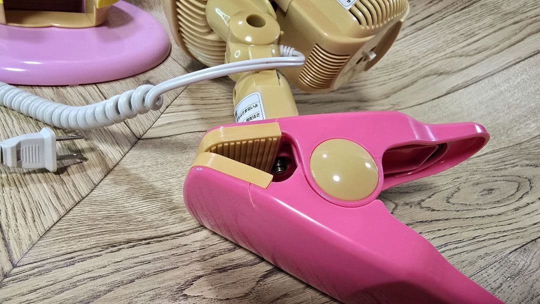 (mrcao様)ハローキティ日焼けキティ クリップ＆パーソナル扇風機 ドウシシャ