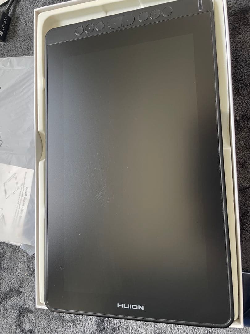 HUION KAMVAS 13 液タブ