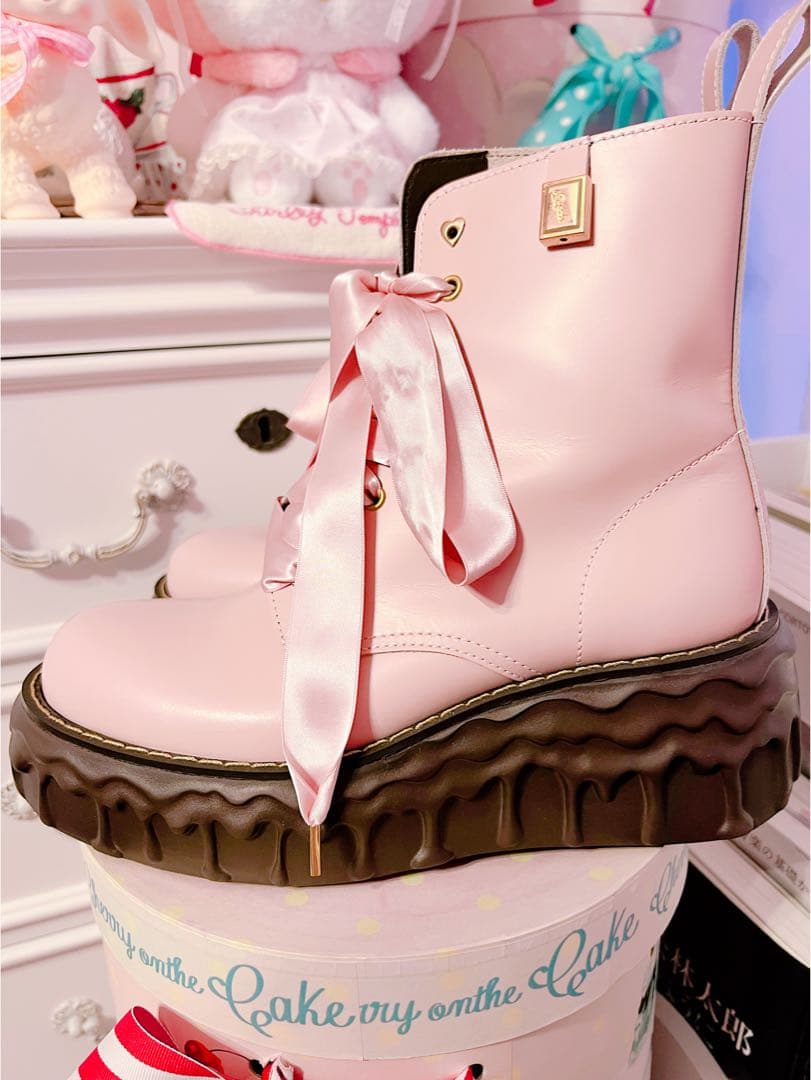 キューポット本革メルティングチョコレートサテンリボンレースアップシューズ ピンク