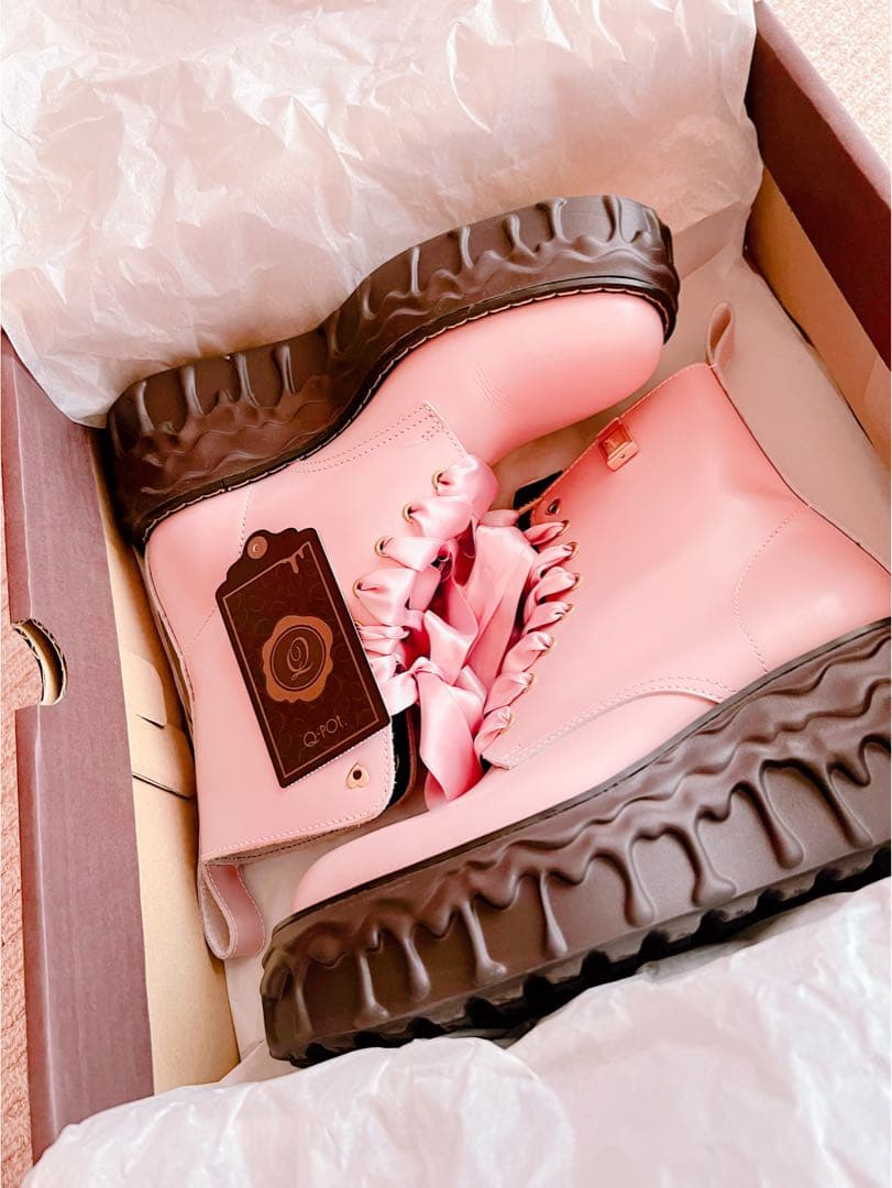 キューポット本革メルティングチョコレートサテンリボンレースアップシューズ ピンク