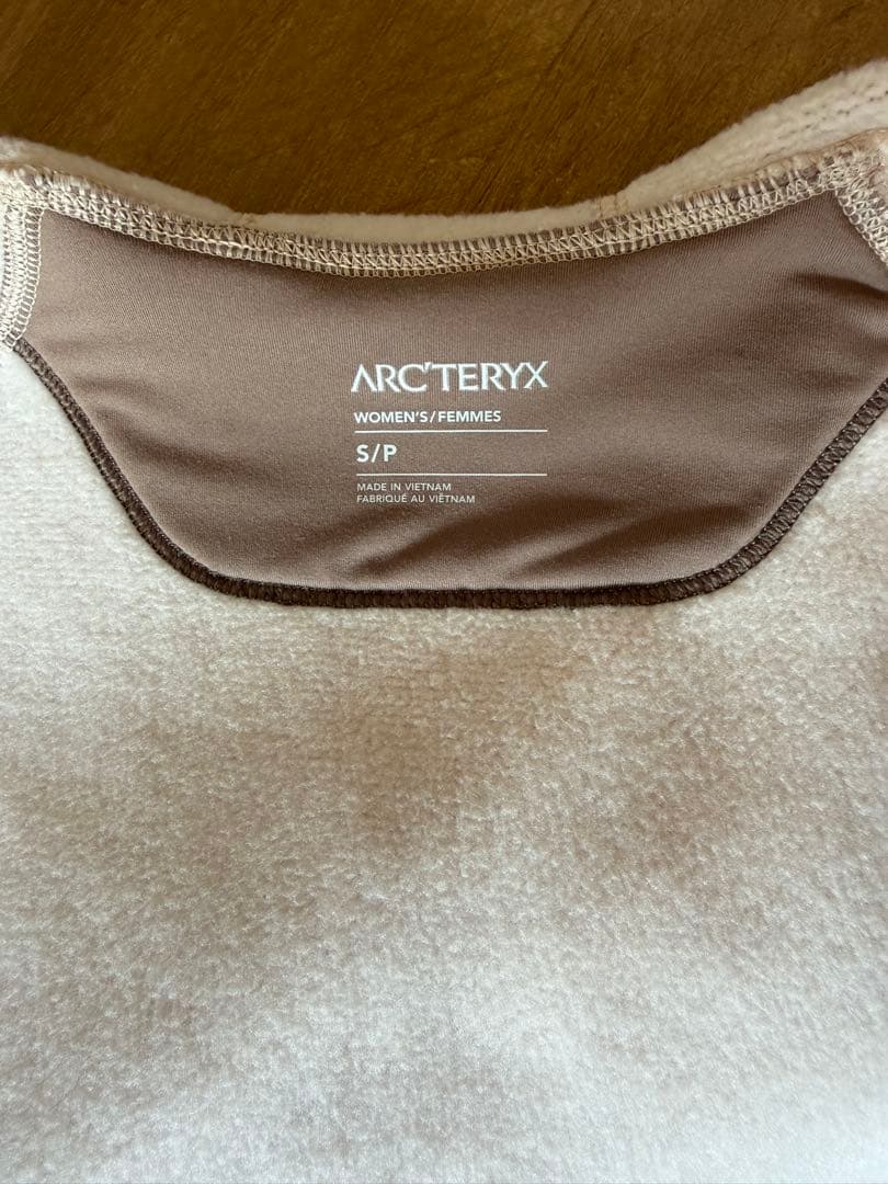 ARC’TERYX COVERT HOODY Women’s S/P ベージュ系