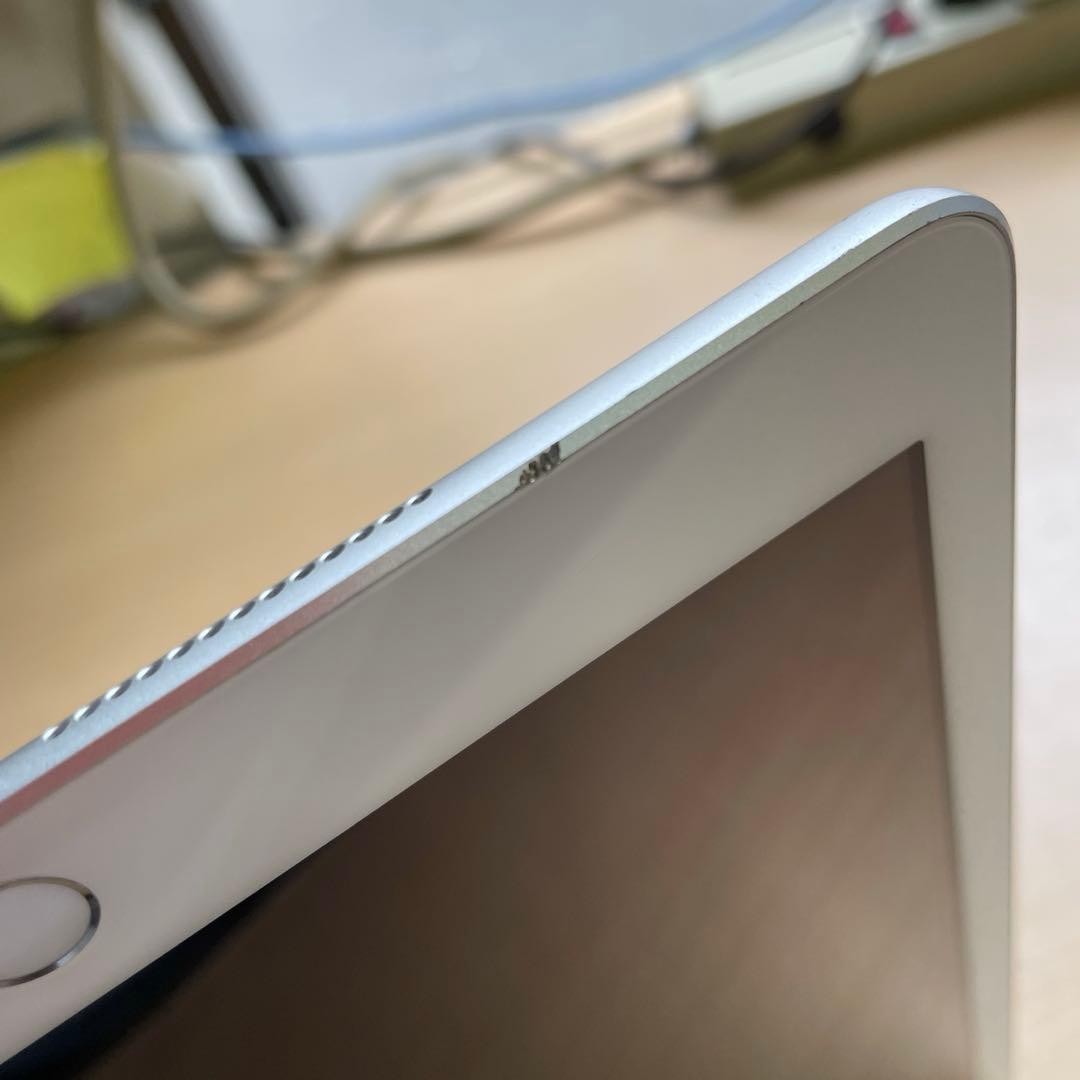 iPad 第6世代　A1893　Wi-Fiモデル　シルバー　32GB #1