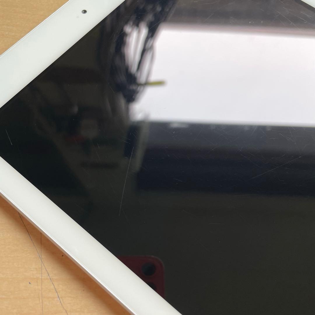 iPad 第6世代　A1893　Wi-Fiモデル　シルバー　32GB #1