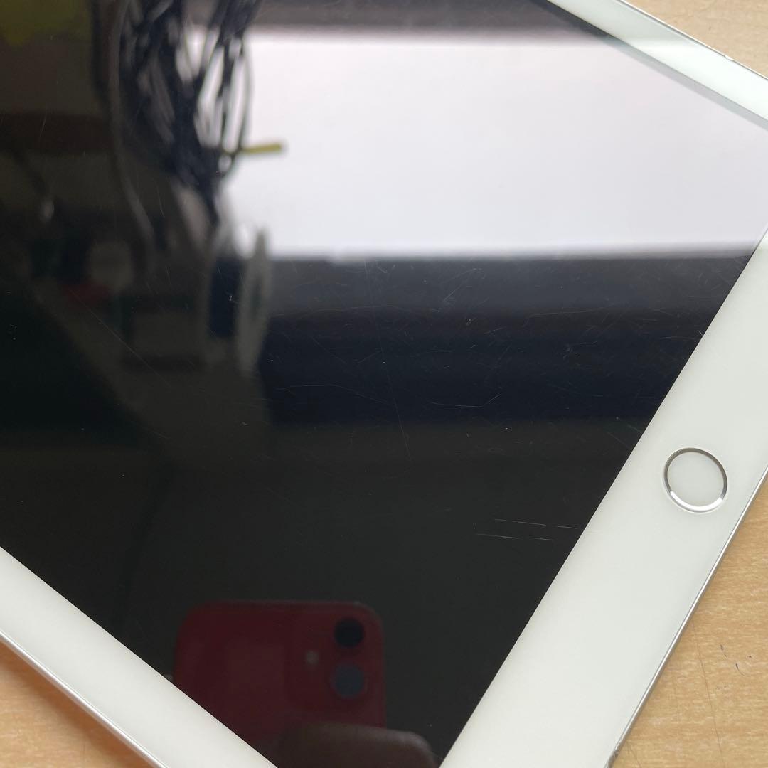 iPad 第6世代　A1893　Wi-Fiモデル　シルバー　32GB #1