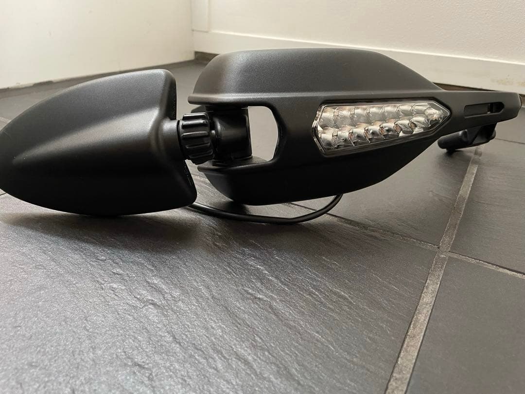 ドゥカティ ハイパーモタード1100S 純正ミラー 左右セット 片側破損あり