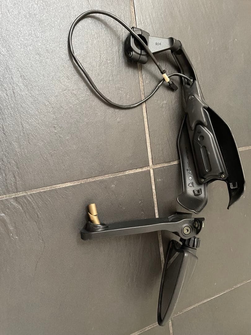 ドゥカティ ハイパーモタード1100S 純正ミラー 左右セット 片側破損あり