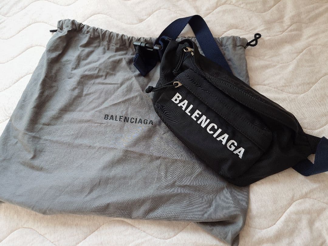 【極美品】 BALENCIAGA ボディバッグ ウエストポーチ ショルダーバッグ