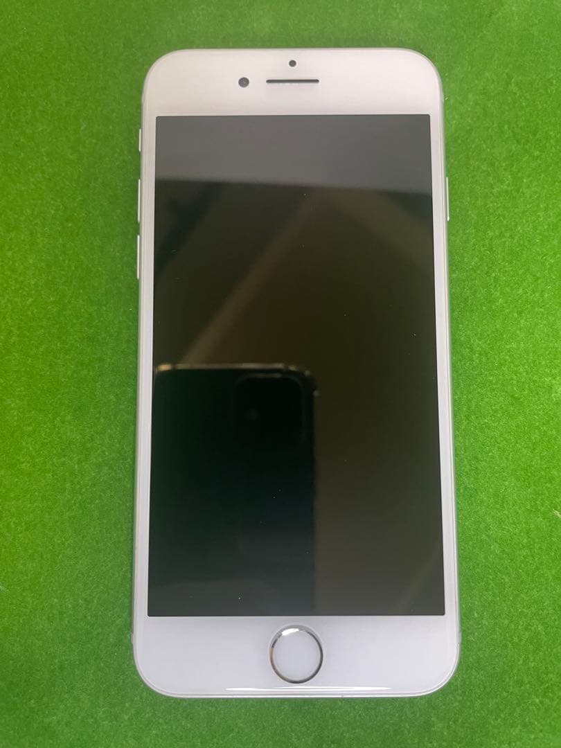 iPhone 8 シルバー64GB
