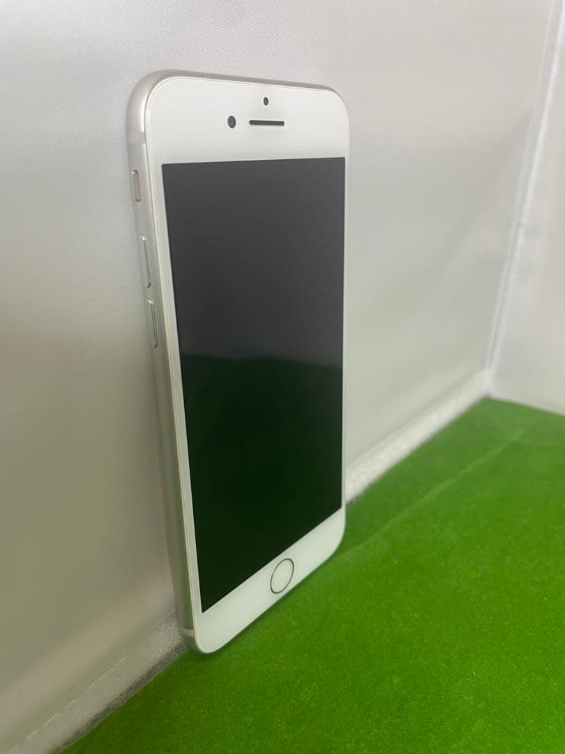 iPhone 8 シルバー64GB