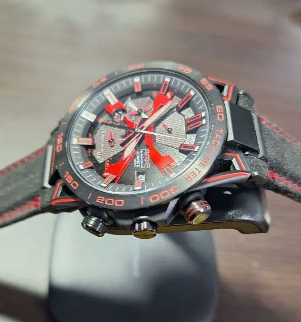 カシオ　エディフィス　EQB-2000HR-1AJR